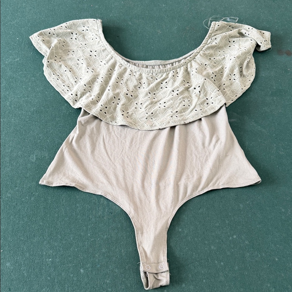 Elegant Cream Ruffled Bodysuit.  CAJA. # 1. D‎
